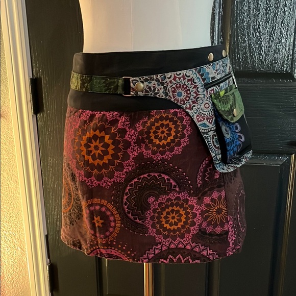 Multicolor Patterned Versatile Women's Skirt - Picture 1 of 17